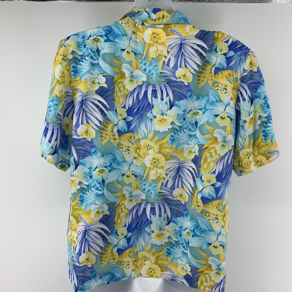 Christie & Jill short sleeve button up floral top - Picture 2 of 8